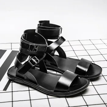 Moda masculina Verão Sandália de Couro de Luxo, Televisão Preto Sandálias Homens Designer Romano Sapatos Casuais Luz Tornozelo Sandálias de tira o Homem de 2023